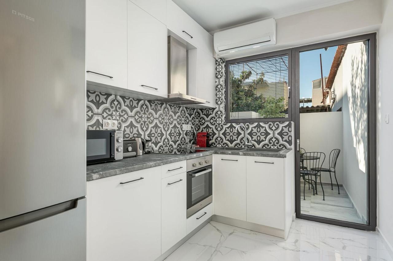 Elvira City Apartment Chrissi Akti Chania Exterior foto