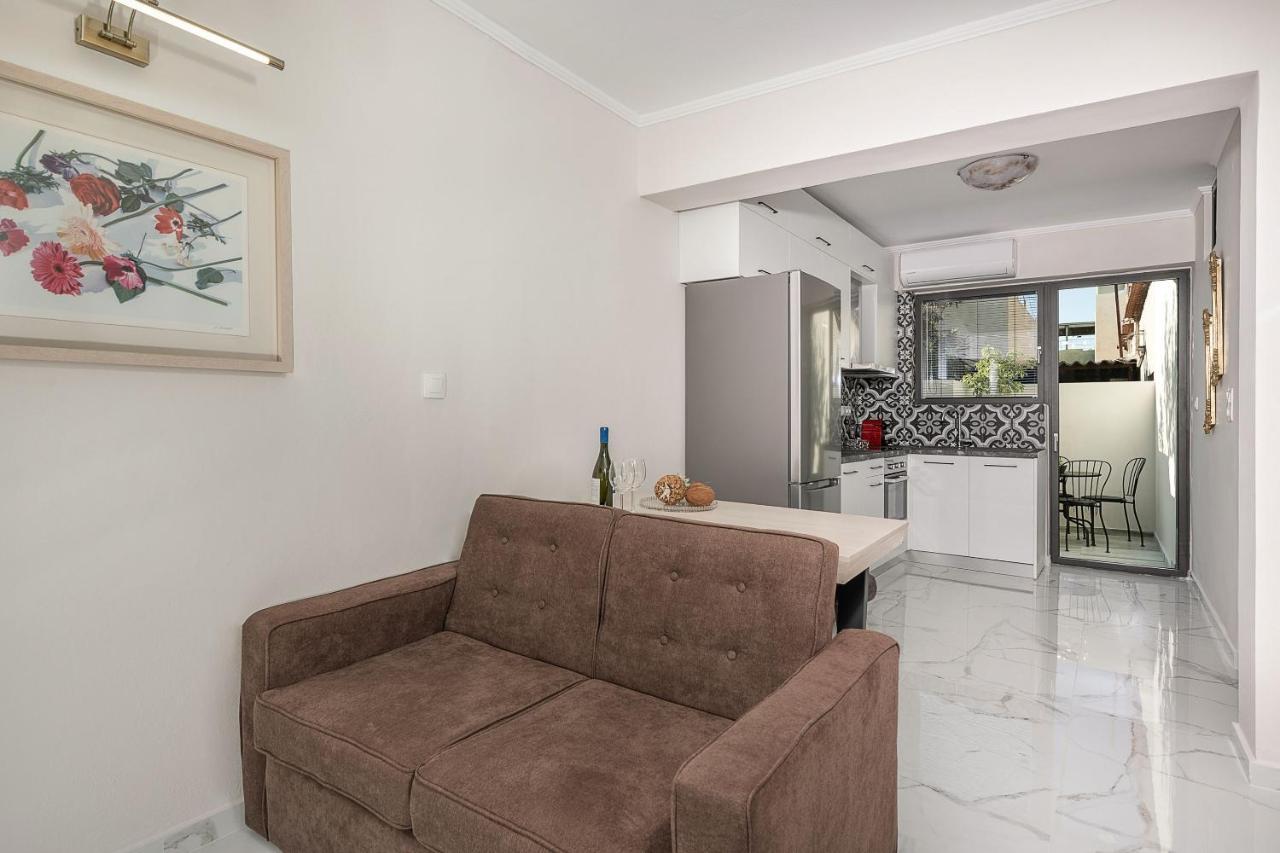 Elvira City Apartment Chrissi Akti Chania Exterior foto