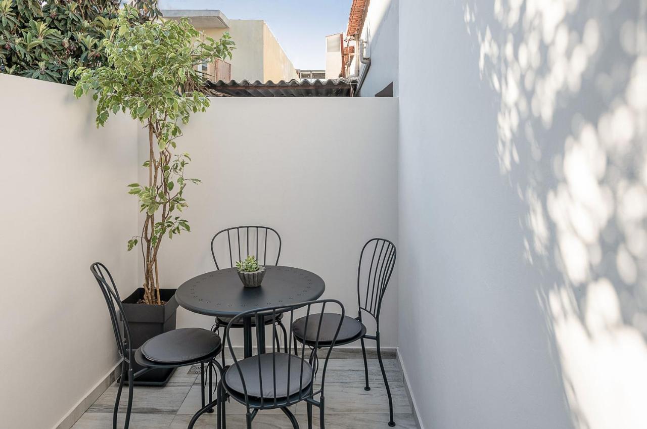 Elvira City Apartment Chrissi Akti Chania Exterior foto