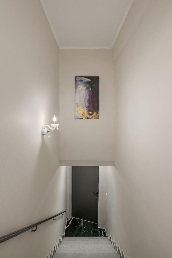 Elvira City Apartment Chrissi Akti Chania Exterior foto
