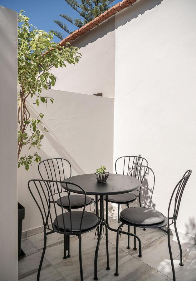 Elvira City Apartment Chrissi Akti Chania Exterior foto