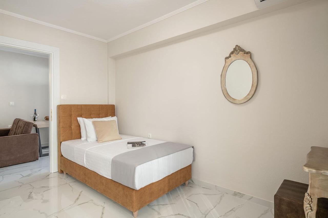 Elvira City Apartment Chrissi Akti Chania Exterior foto